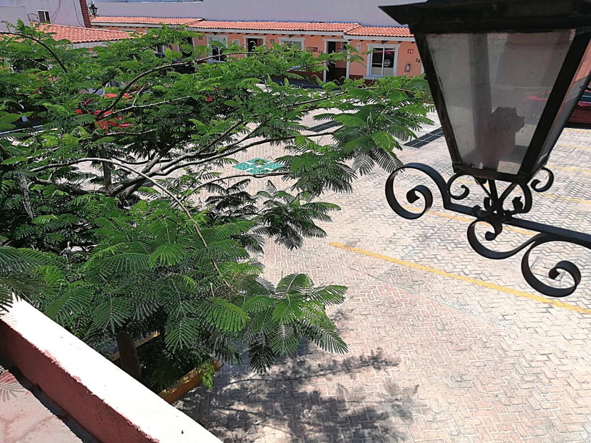 Hotel Aquiles Guadalajara Ngoại thất bức ảnh