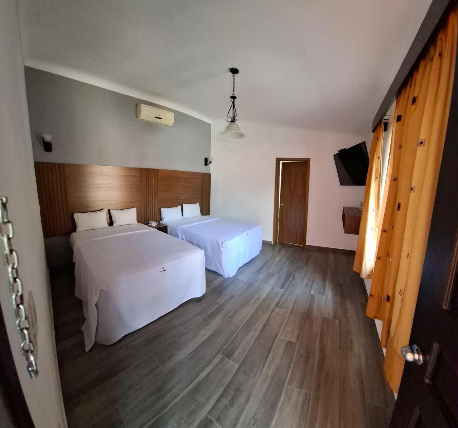 Hotel Aquiles Guadalajara Ngoại thất bức ảnh